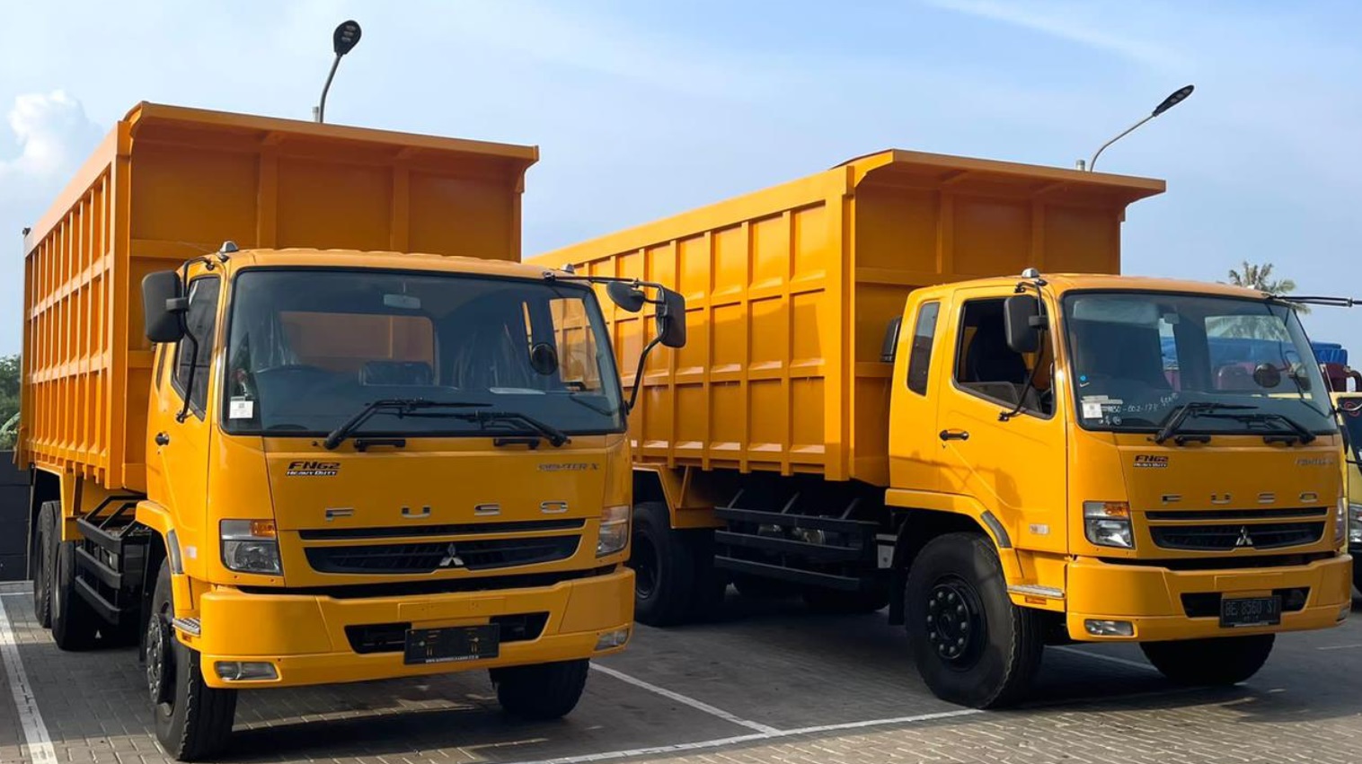 Sewa Dump Truck Index 24 : Solusi Angkutan Andal